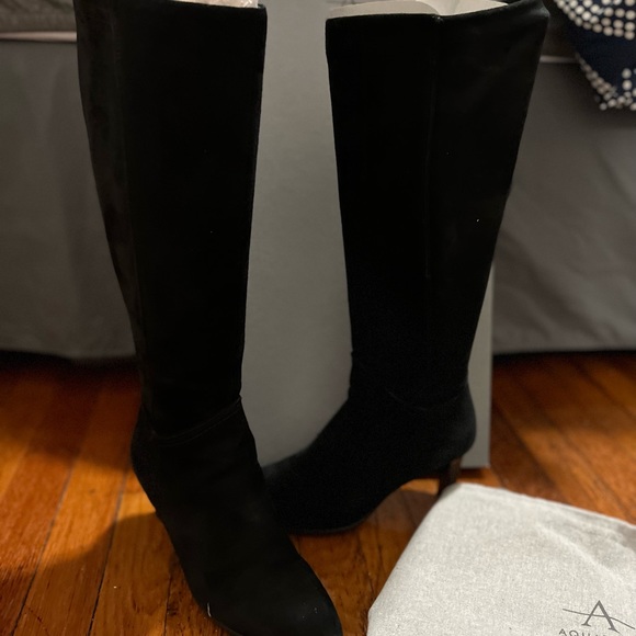 Aquatalia Devon Knee-High Suede Boots Stretch Side Zip Size 8 Women MSRP $695 - Picture 4 of 10